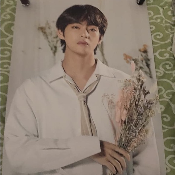 Official V Love Yourself Poster - Picture 1 of 1